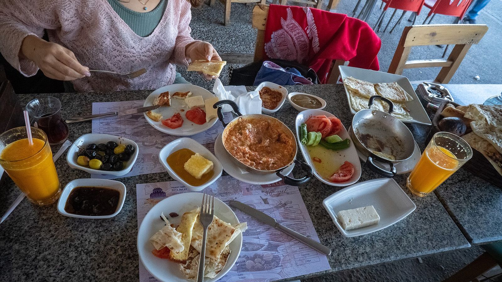Turks ontbijt: alles over kahvaltı en waar je het lekkerst ontbijt rond Marmaris